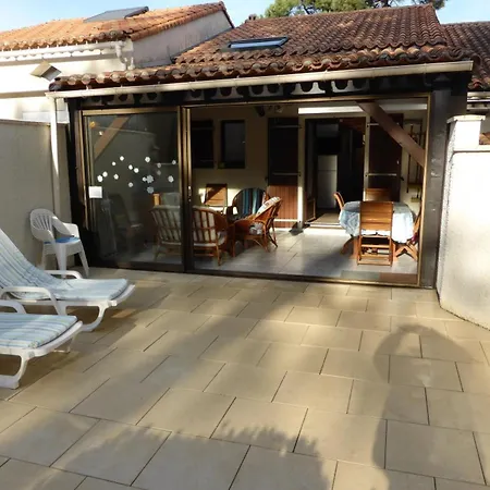 Maison Mitoyenne à La Palmyre, 5 Personnes - Fr-1-705-29 *